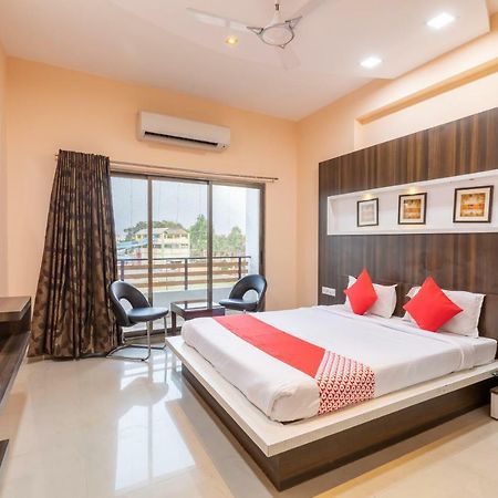 Oyo 42910 Hotel Rudra Palace Ratlām Extérieur photo