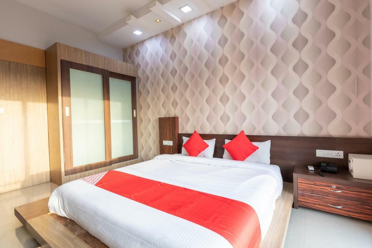 Oyo 42910 Hotel Rudra Palace Ratlām Chambre photo