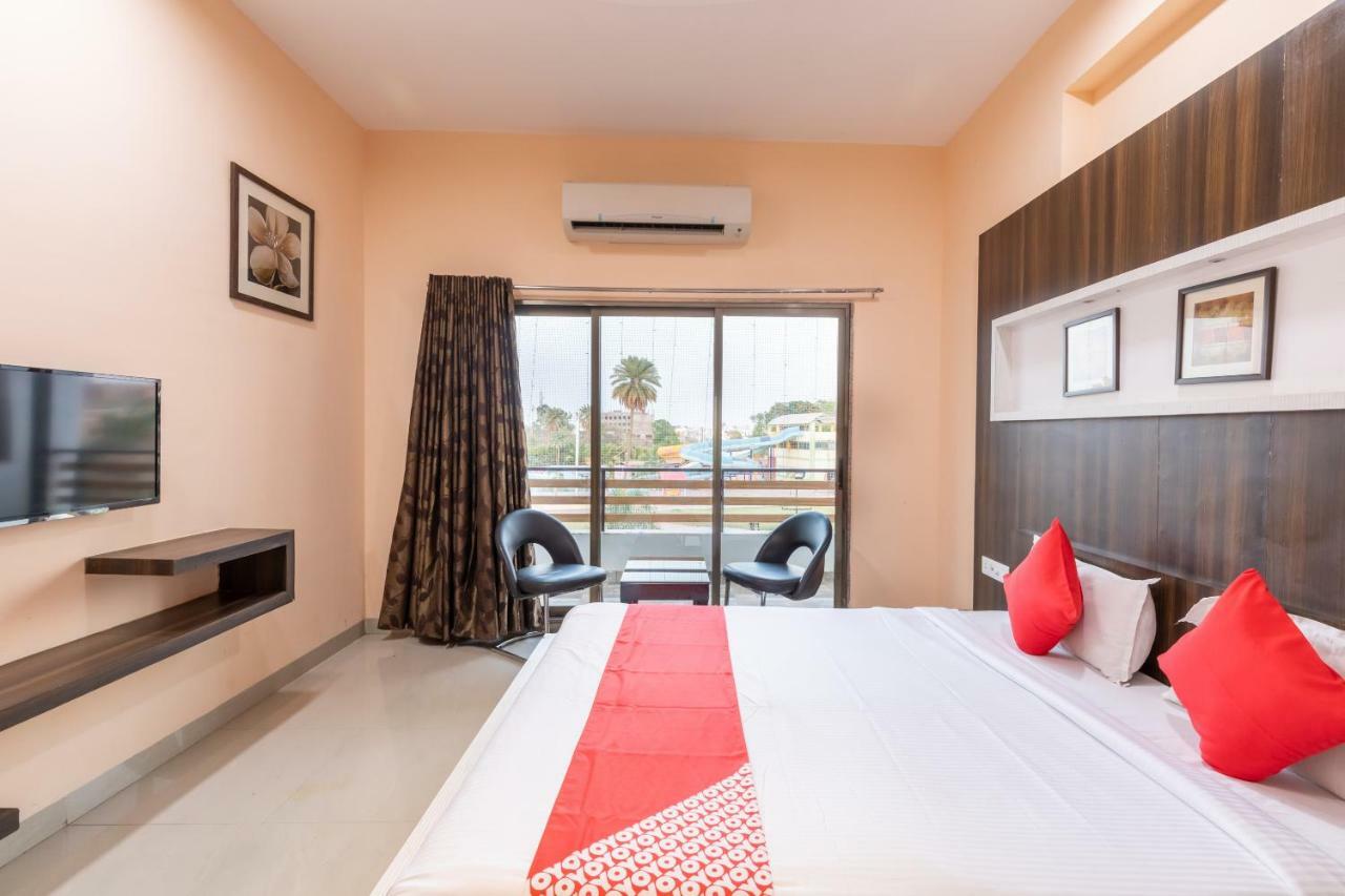 Oyo 42910 Hotel Rudra Palace Ratlām Extérieur photo