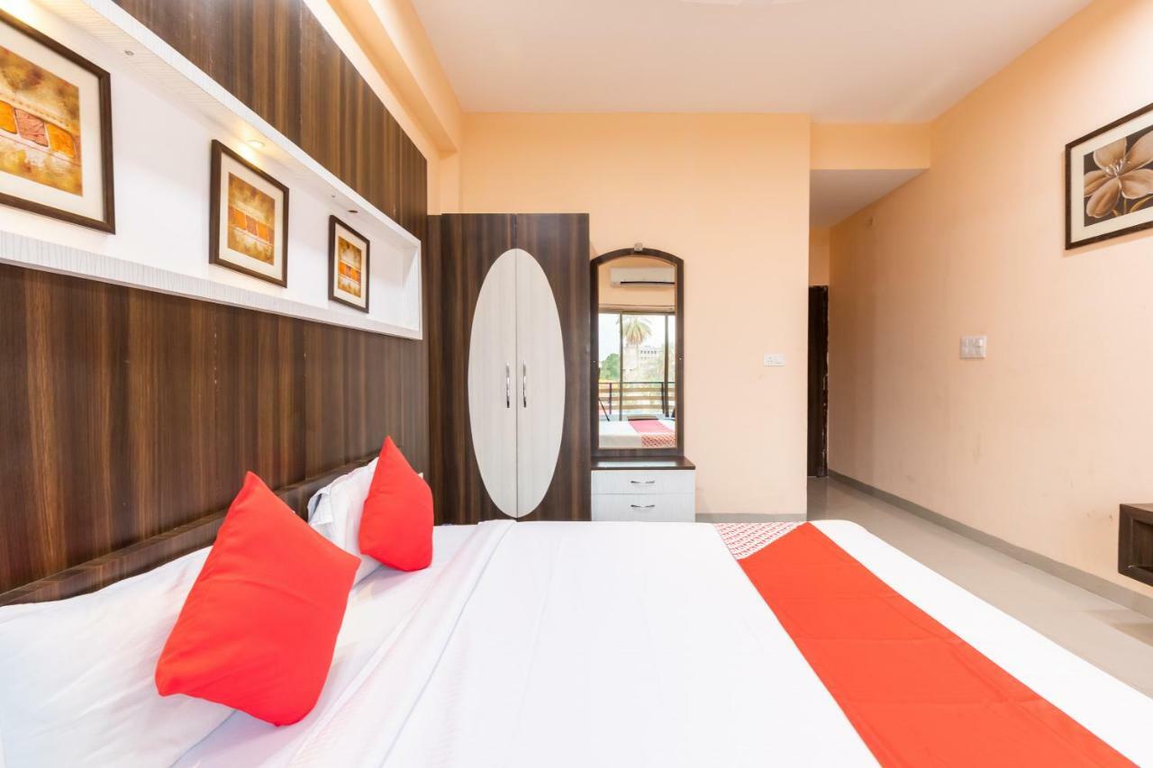 Oyo 42910 Hotel Rudra Palace Ratlām Extérieur photo