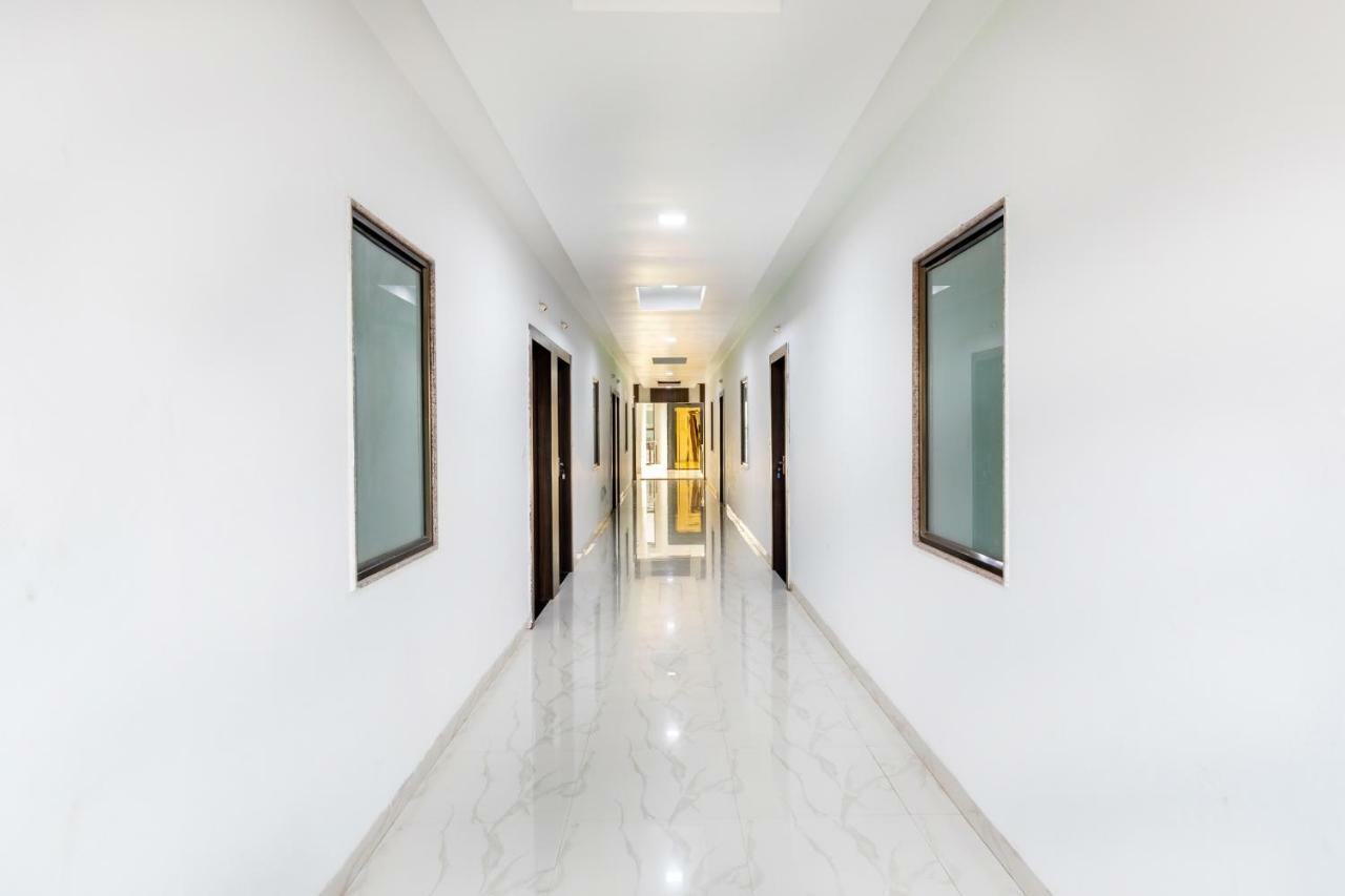 Oyo 42910 Hotel Rudra Palace Ratlām Extérieur photo