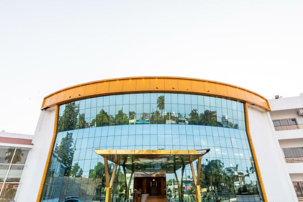 Oyo 42910 Hotel Rudra Palace Ratlām Extérieur photo