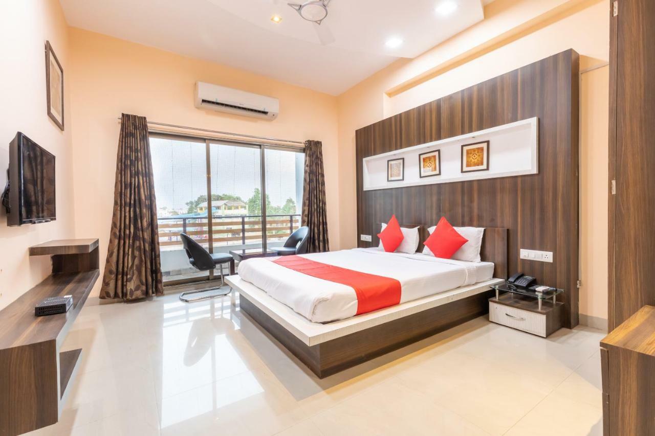 Oyo 42910 Hotel Rudra Palace Ratlām Extérieur photo