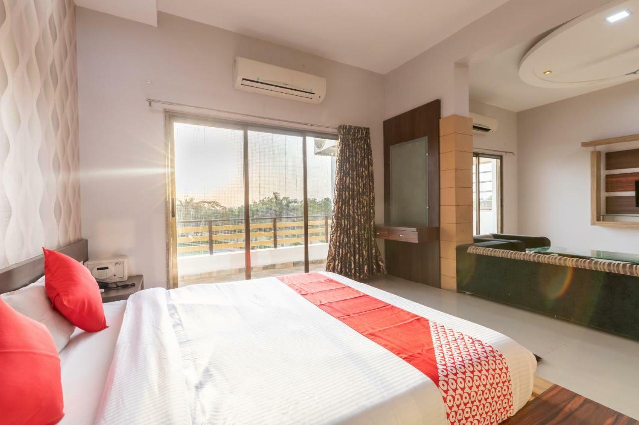 Oyo 42910 Hotel Rudra Palace Ratlām Extérieur photo